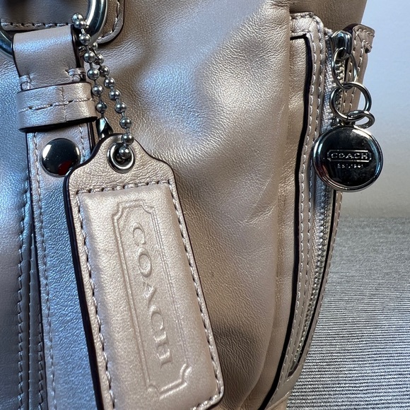 COACH Gallery Top zip Tote in metallic light tan leather - Picture 8 of 11